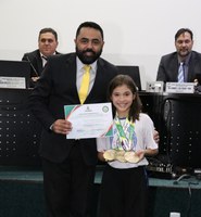 Convocada pela seleção brasileira, atleta nova-andradinense de Kung Fu é homenageada 