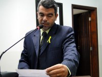 Quemuel solicita emenda parlamentar para construção de escola