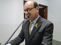 Valmirá do Pax cobra término do calçamento no pátio do HR