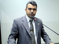 Demarcações de estacionamentos em frente às escolas devem ser refeitas