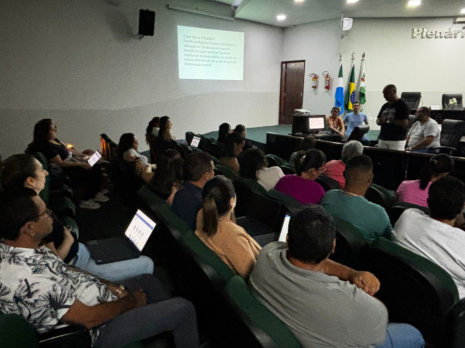 Diretoria Legislativa apresenta ferramenta de apoio aos parlamentares e seus assessores 