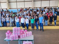 Distribuição de absorventes e palestras marcam encerramento de campanha 