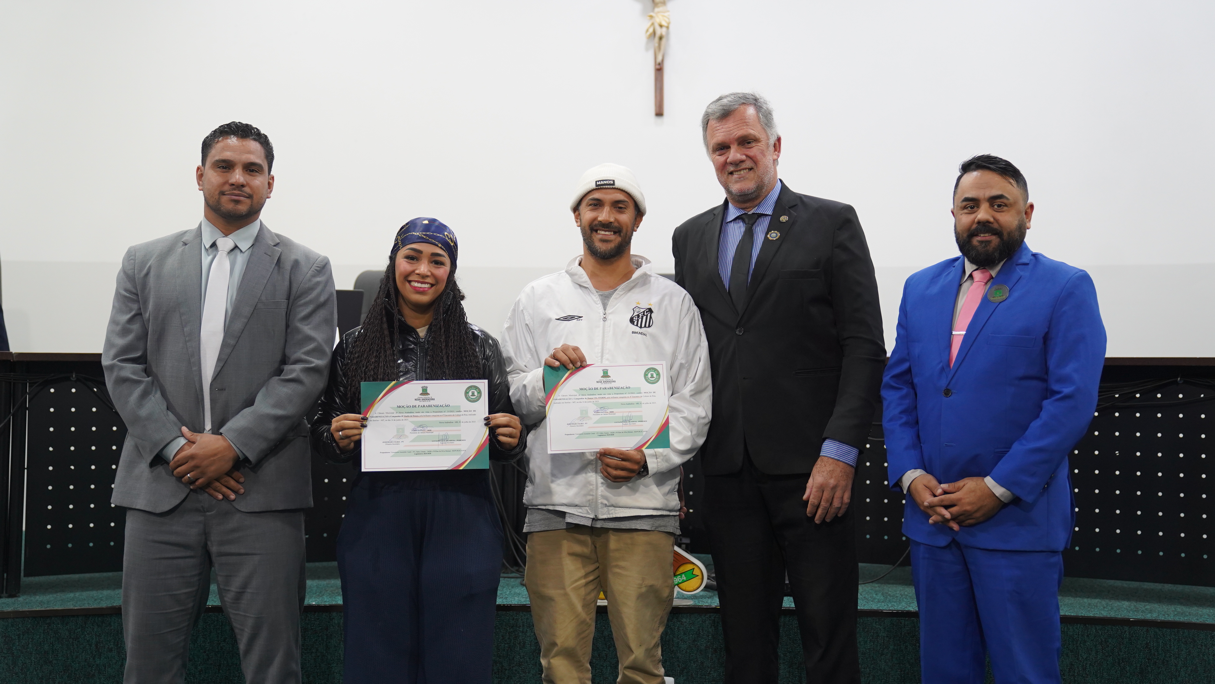 Do palco ao plenário: talentos de dança nova-andradinenses recebem tributo dos vereadores