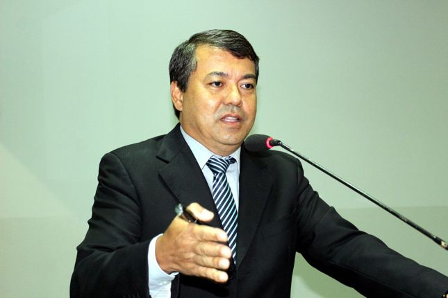 Dr. Sandro pede esclarecimentos sobre obras no Horto Florestal