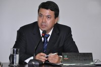 Dr. Sandro solicita veículo para o setor de nutrição escolar municipal