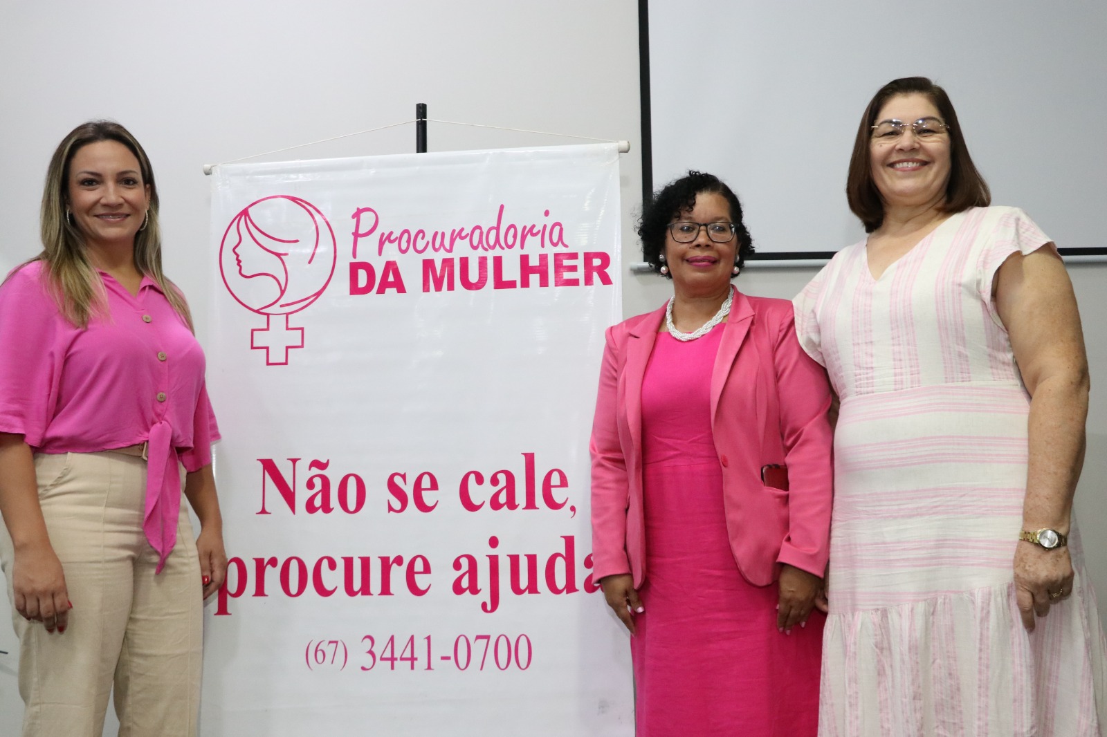 Em sessão solene, Câmara realiza ato de posse da Procuradoria da Mulher 