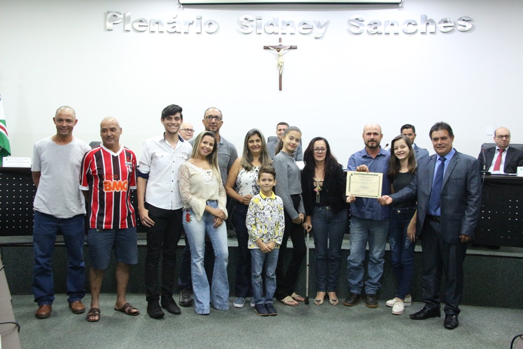 Espetáculo com 97 atores é destacado em moção de parabenização 