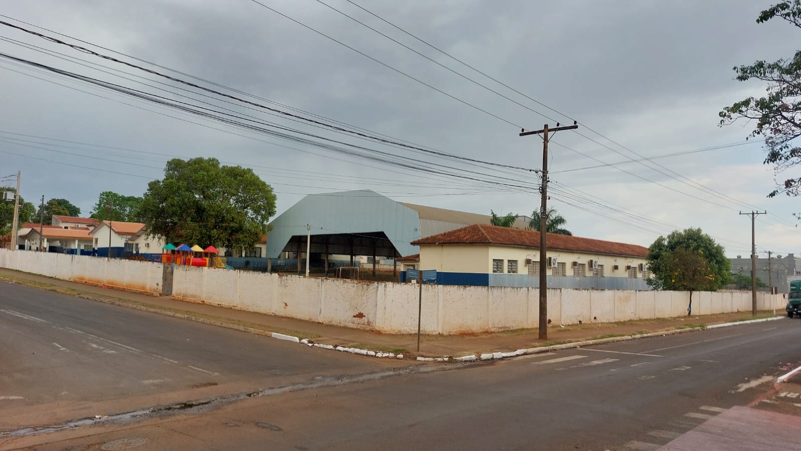 Estudos para reformas na Escola Moura Andrade são tema de indicação