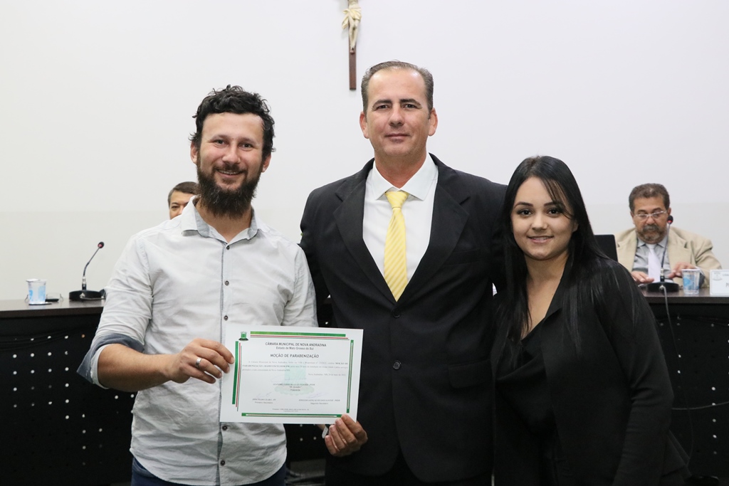 Excelsior FM completa 20 anos em Nova Andradina e recebe moção 