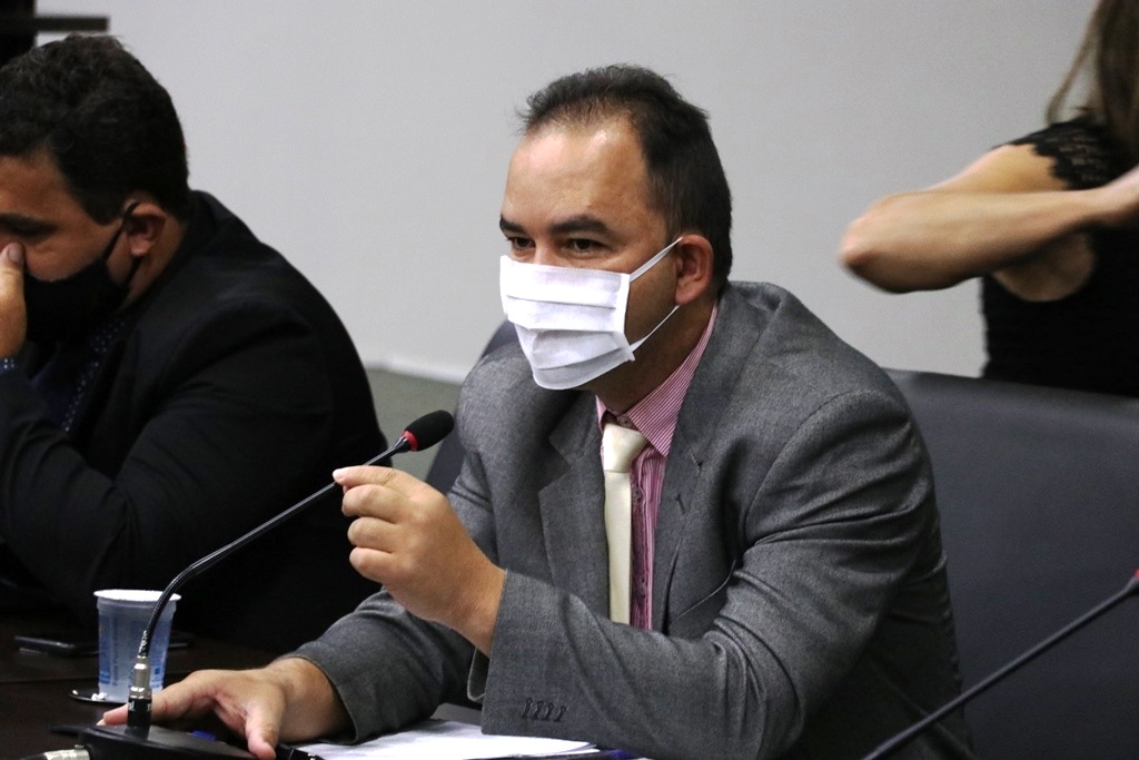 Falta de iluminação pública preocupa moradores 