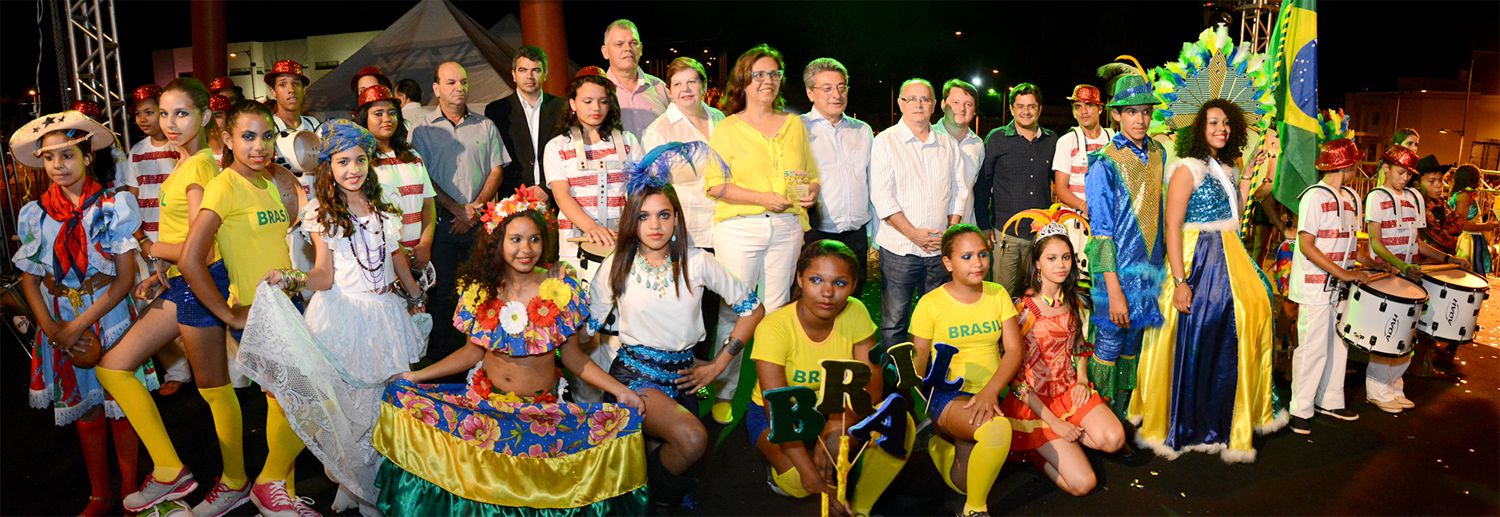 Festa das Nações atrai centenas de pessoas na Praça Geraldo Mattos Lima