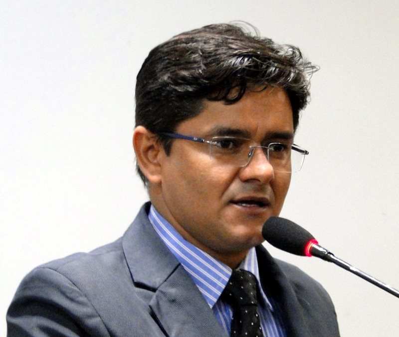 Ricardo Lima reivindica transporte universitário