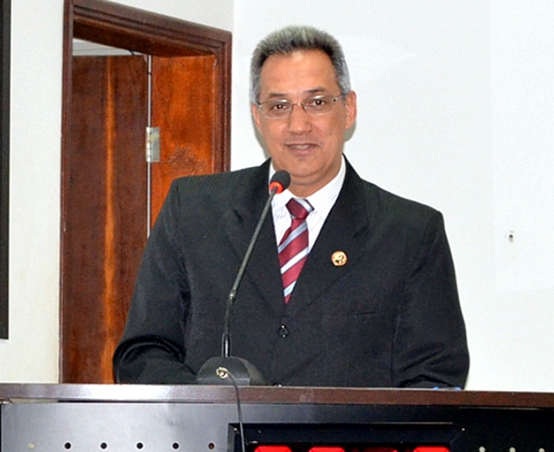 Vereador Nenão faz indicações na primeira sessão do ano