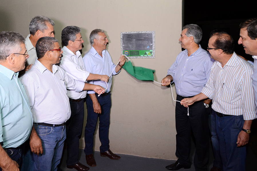 Governador entrega obras da Sanesul em Nova Andradina