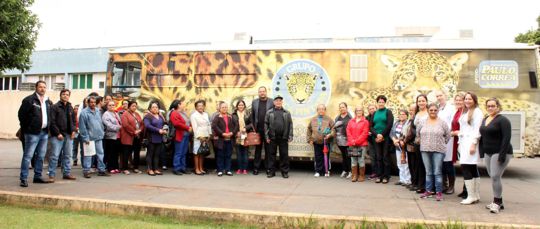 Grupo Onça Pintada realiza ação de prevenção de câncer de mama em Nova Andradina