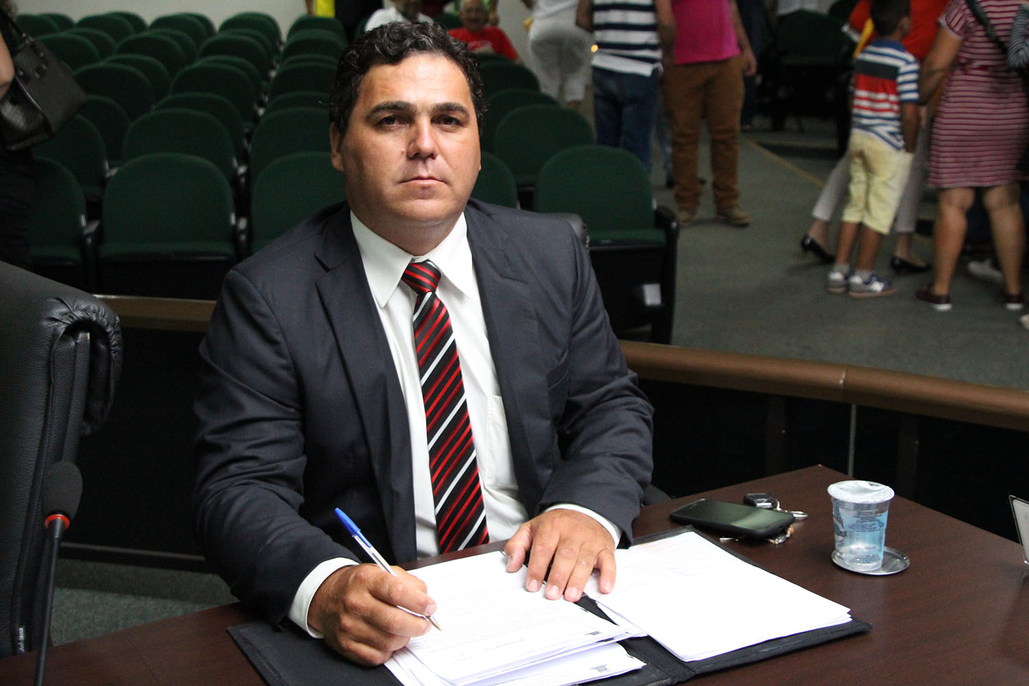 Iluminação e linhas telefônicas são cobradas para Distrito Industrial