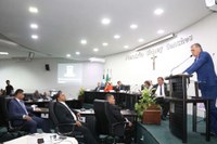 Indicação pede sinalização obrigatória em caçambas de lixo para evitar acidentes