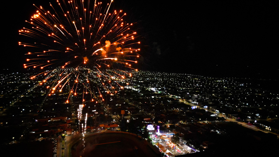Indicação propõe substituição de fogos com estampido por shows com drones em eventos municipais