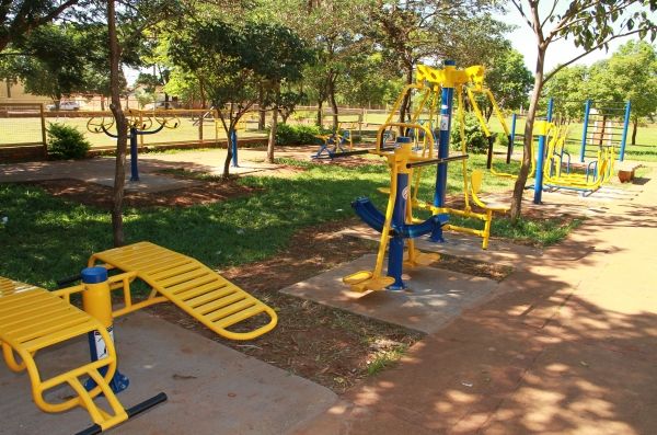 Indicações propõem profissionais de apoio em academias ao ar livre e escolas para promover saúde e inclusão em Nova Andradina