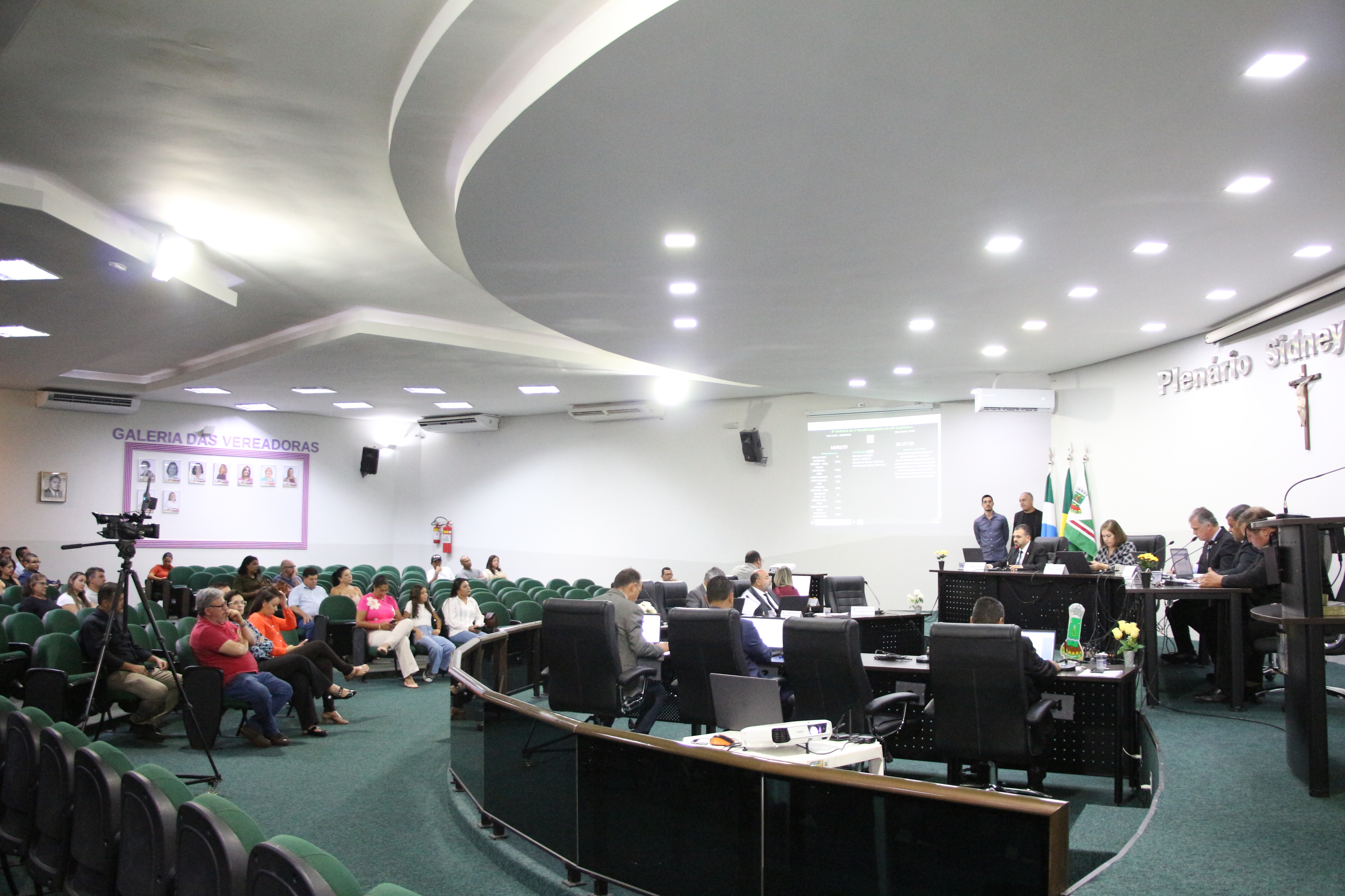 Indicações visam melhorias em praças e entrada da cidade  