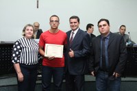 Jovem que salvou bebê em Nova Andradina é parabenizado com moção 