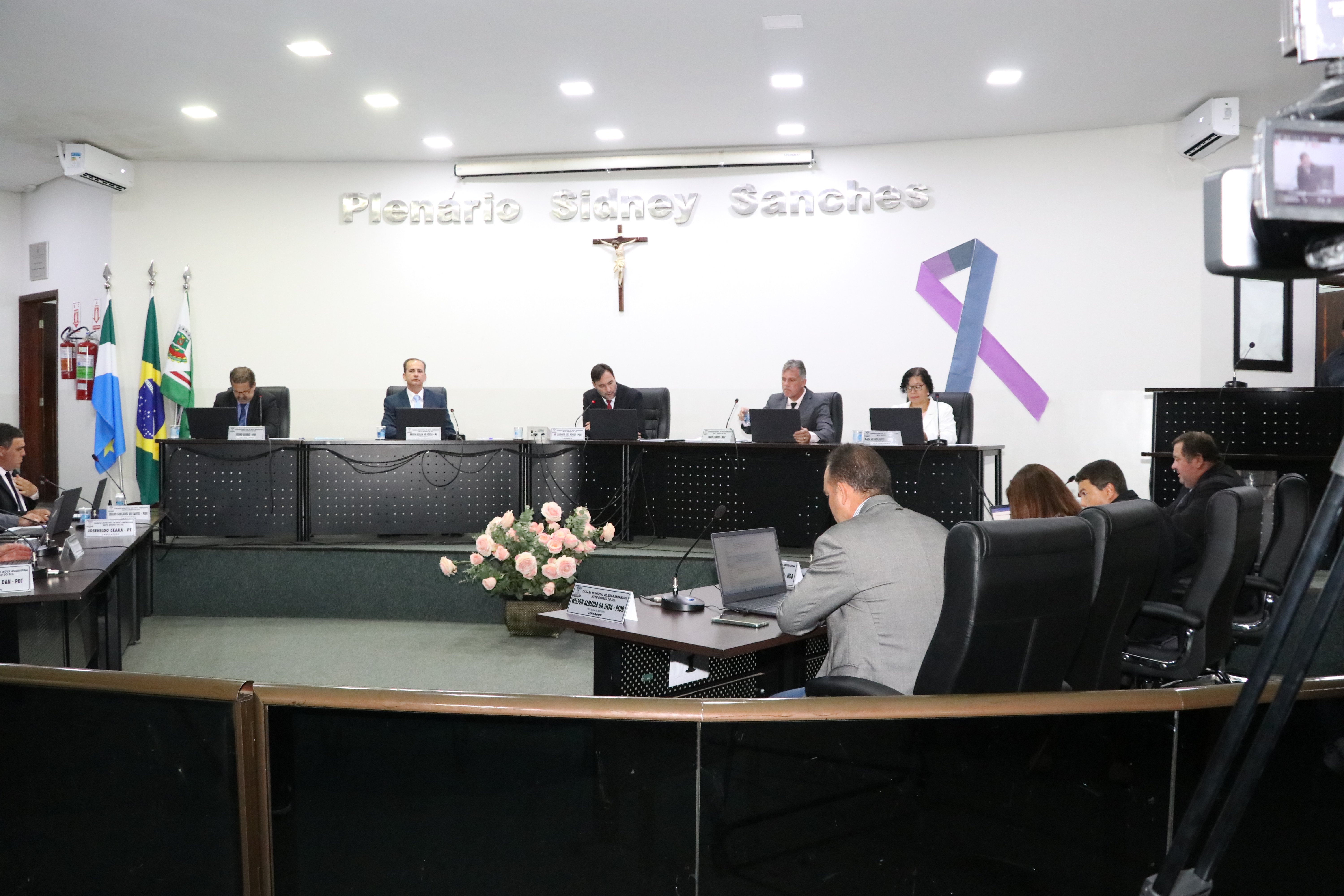 Limpeza de entulhos, lombadas e substituição de lâmpadas: Indicações abarcam demandas da população