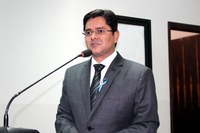 Má conservação de ruas preocupa o vereador Ricardo Lima