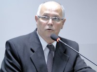 Iluminação para a Praça “Francisco Frutuoso Figueiredo” é solicitada por Robertinho Pereira