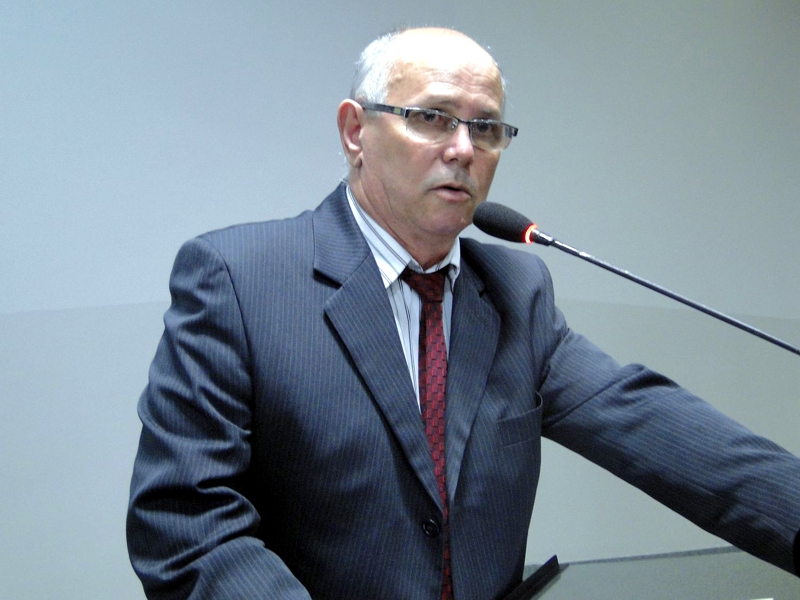 Robertinho Pereira reivindica pavimentação na estrada que dá acesso à Usina Santa Helena