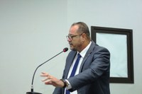 Marião pede informações complementares sobre cargos comissionados na Prefeitura 