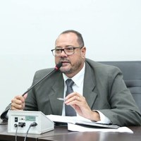 Marião questiona transporte irregular de passageiros e infraestrutura para taxistas