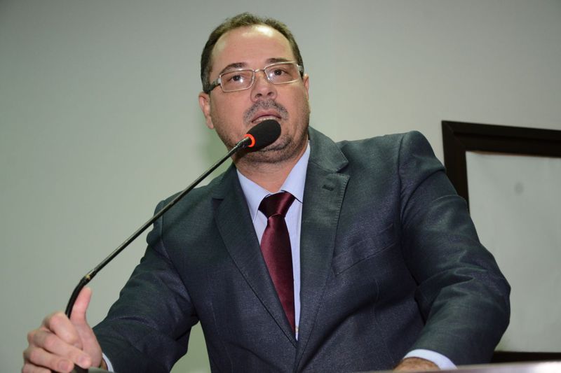 Marião requer informações sobre concurso da Hemorrede