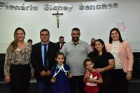 Medalhista de ouro em campeonato sul-americano de kung fu é parabenizada em sessão