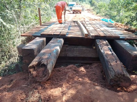 Melhorias em infraestrutura urbana e rural são requeridas em indicações 