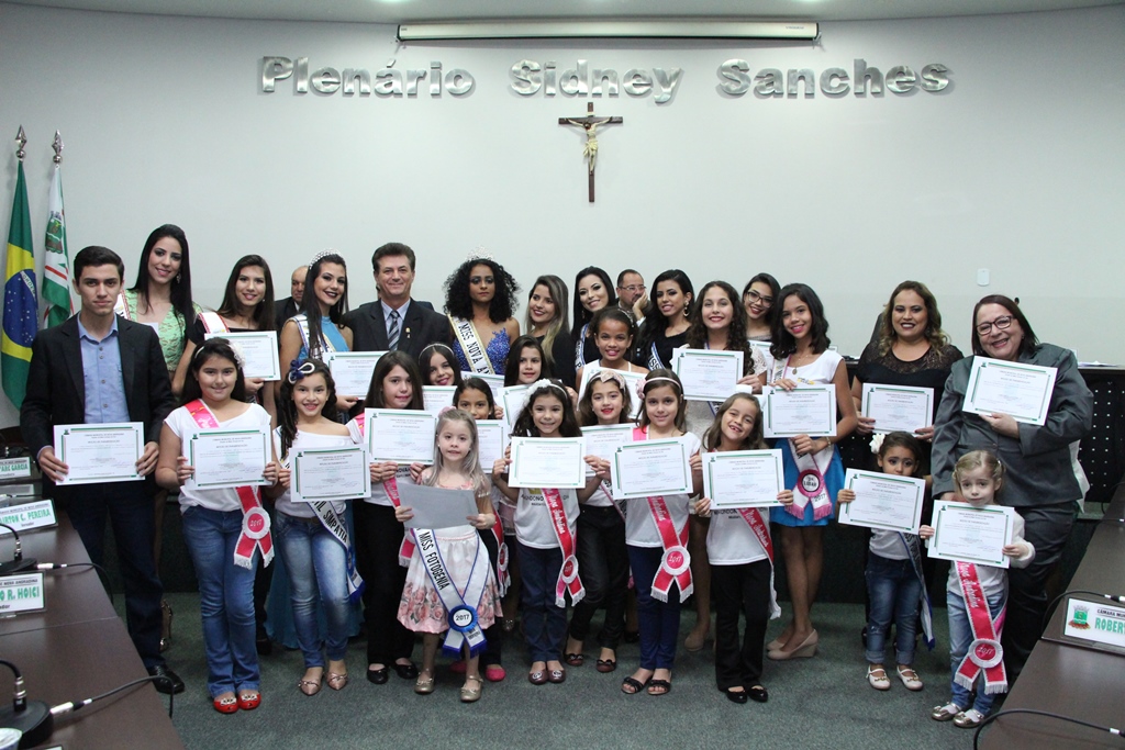 Misses de Nova Andradina são parabenizadas na Câmara 