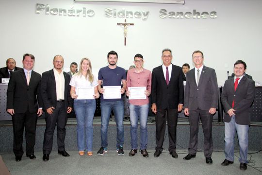 Nenão homenageia alunos e professores do Instituto Federal pela conquista do 1º lugar em feira de tecnologia