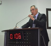 Nenão questiona ressarcimento de diárias para profissionais de saúde