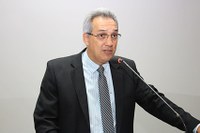 Nenão requer informações sobre emenda do deputado Vander Loubet para asfalto em Nova Casa Verde