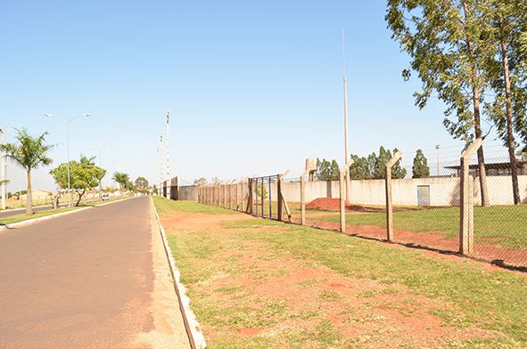 Nenão solicita redutor de velocidade na avenida de acesso ao Portal