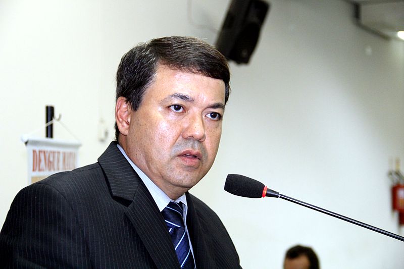 Dr. Sandro solicita bloquetes para o Bairro Pedro Pedrossian