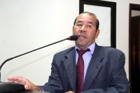 Zé Bugre intercede por produtores rurais e solicita poço artesiano
