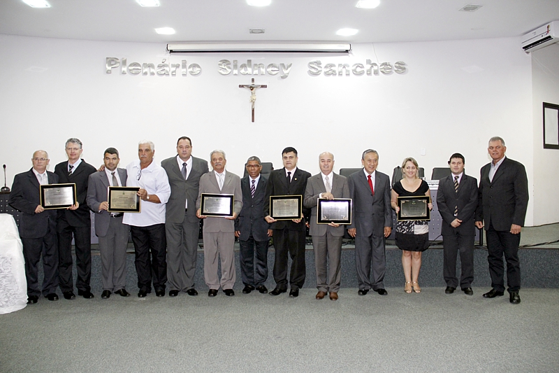 Câmara concede títulos a seis novos cidadãos de Nova Andradina