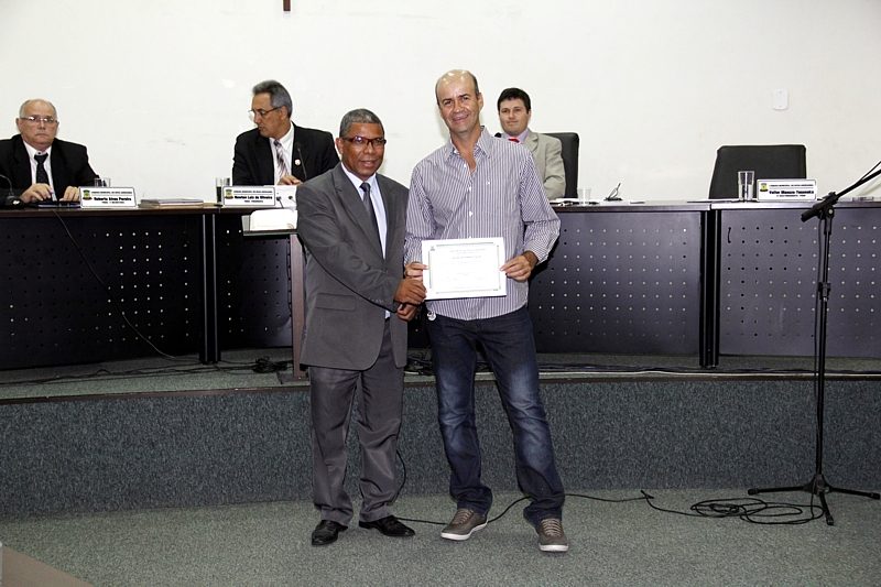 Cido Pantanal homenageia vice-campeão Estadual de Velocross