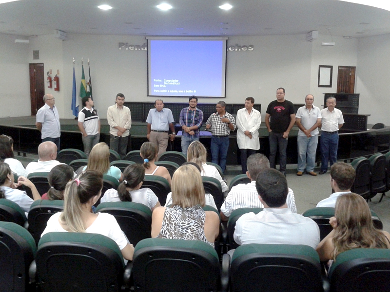 Nova Mesa Diretora realiza primeira reunião com servidores