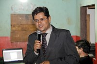 Ricardo Lima indica reforma nos brinquedos de parque infantil