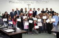 Artistas de Nova Andradina são homenageados na Câmara