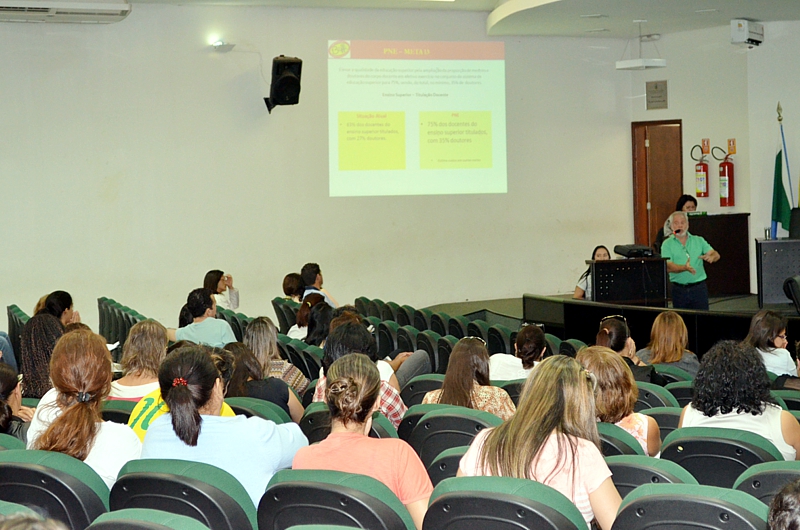 Educadores se reúnem com deputado Biffi para discutirem sobre o PNE