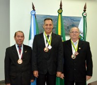Nenão, Robertinho e Zé Bugre recebem Medalha Alferes Tiradentes