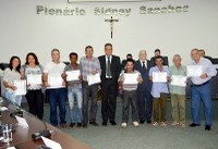 Nenão e Robertinho Pereira prestam homenagem aos garis