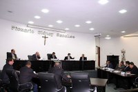 Câmara aprova revisão e reajuste salarial para servidores